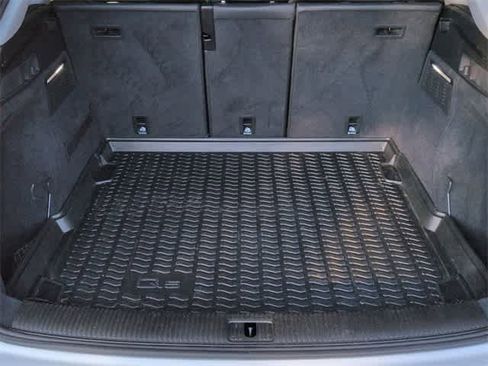 Used 2021 Audi Q5 Premium image 36