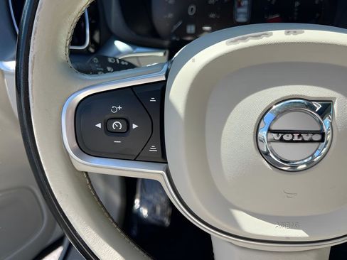 Used 2020 Volvo XC60 T5 Momentum image 41