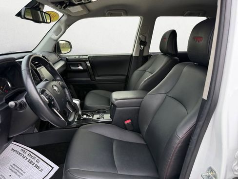 Used 2024 Toyota 4Runner TRD Off-Road Premium image 9