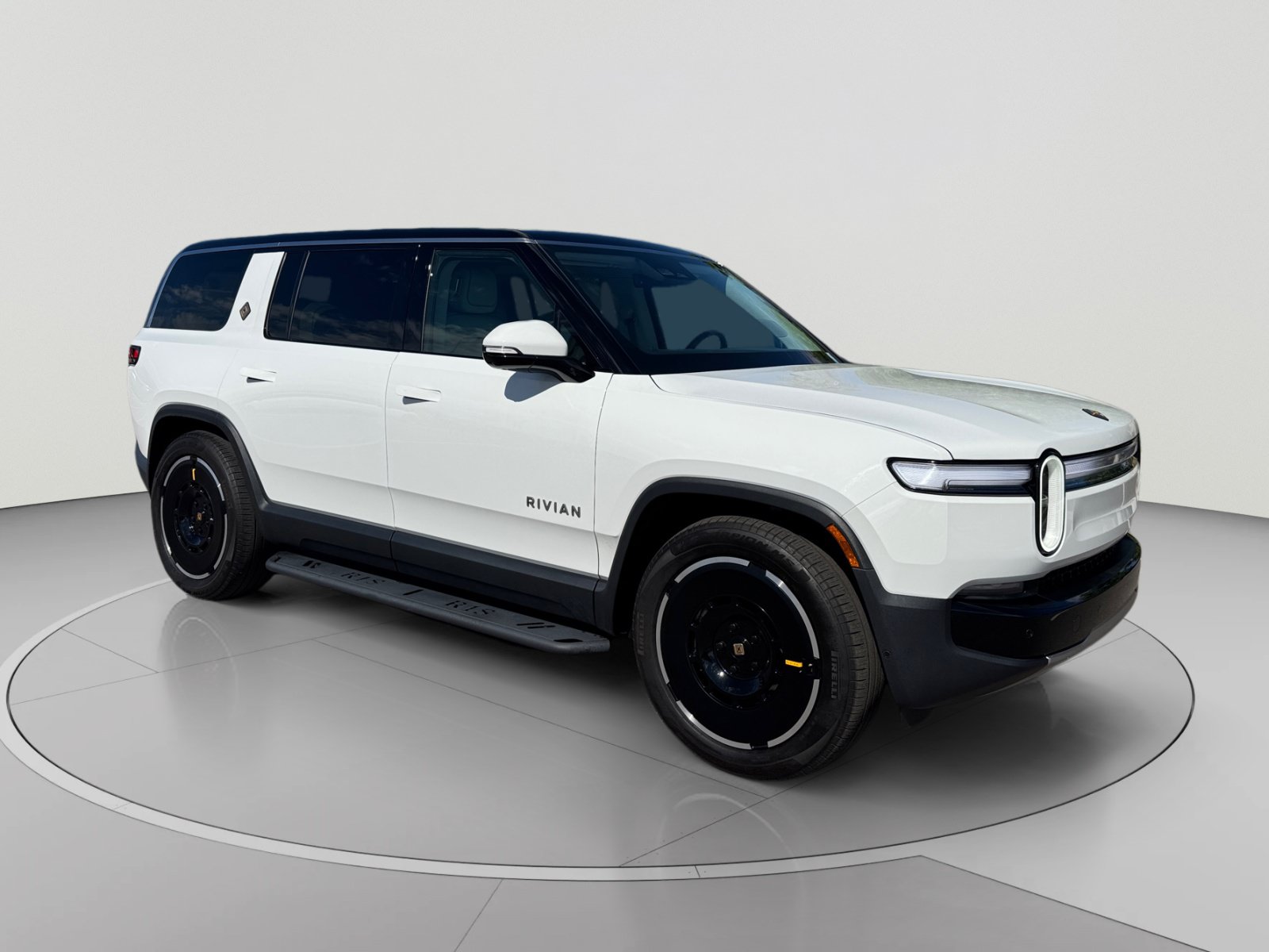 Used 2025 Rivian R1S Adventure Dual AWD/4WD image 7