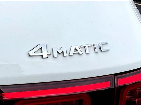 Used 2022 Mercedes-Benz GLB 250 4MATIC image 24