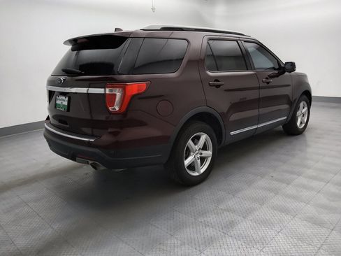 Used 2018 Ford Explorer XLT w/ Equipment Group 201A FWD image 10