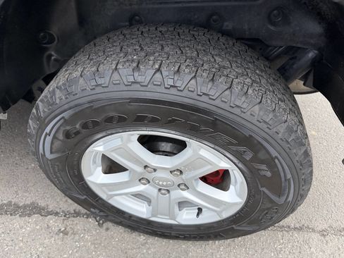 Used 2019 Jeep Wrangler Unlimited Sport S image 28