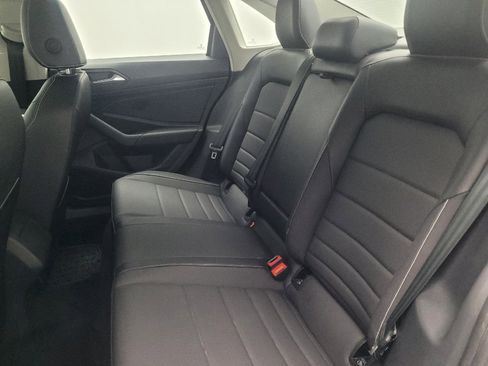 Used 2024 Volkswagen Jetta SE w/ Panoramic Sunroof Package FWD image 18