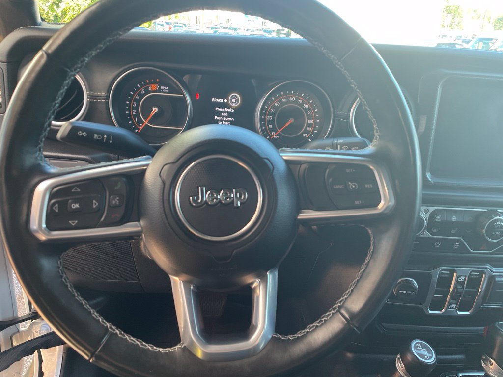 Used 2022 Jeep Wrangler Unlimited Sahara w/ Cold Weather Group AWD/4WD image 15