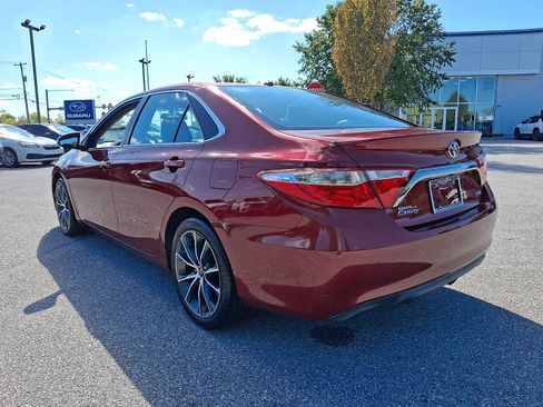 Used 2016 Toyota Camry XSE w/ Moonroof Package FWD image 5