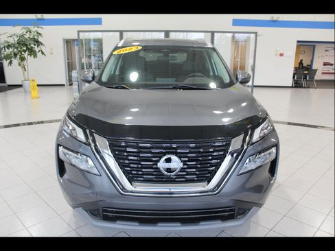 Used 2023 Nissan Rogue SV w/ SV Premium Package AWD/4WD image 2
