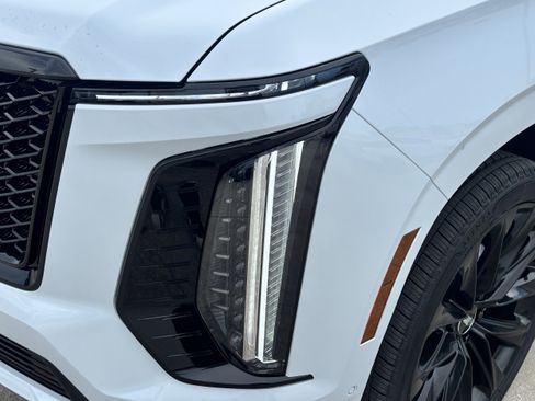 New 2026 Cadillac Escalade Platinum Sport AWD/4WD image 9