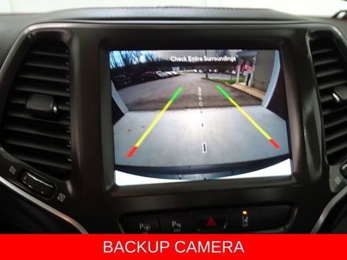 Certified 2023 Jeep Cherokee Trailhawk w/ Premium Leather Package image 17