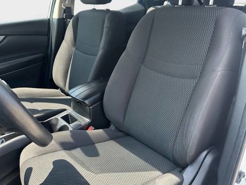 Used 2019 Nissan Rogue Sport S image 10