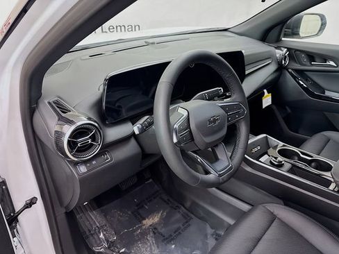 New 2026 Chevrolet Equinox LT w/ Convenience Package II image 10