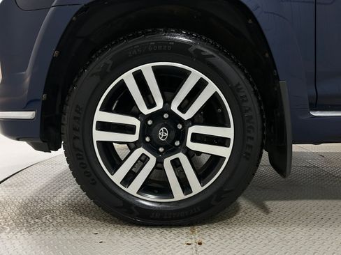 Used 2019 Toyota 4Runner Limited AWD/4WD image 37