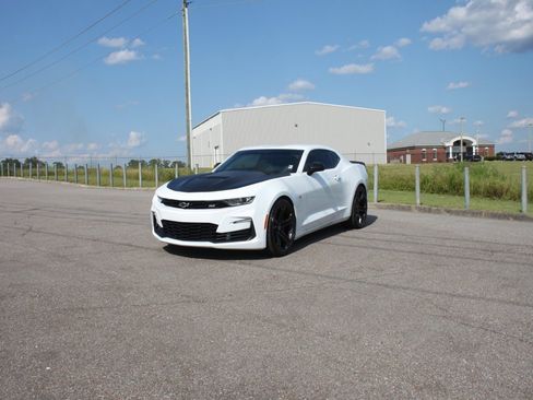 Used 2021 Chevrolet Camaro SS image 2