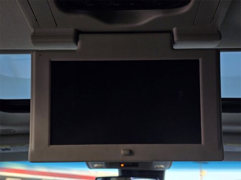 Used 2020 GMC Yukon SLT w/ Premium Edition image 16