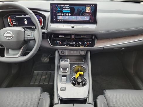 Used 2025 Nissan Rogue Platinum image 20