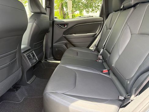 Certified 2025 Subaru Forester Limited AWD/4WD image 25
