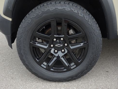 Used 2023 Chevrolet Colorado Trail Boss w/ Technology Package AWD/4WD image 28