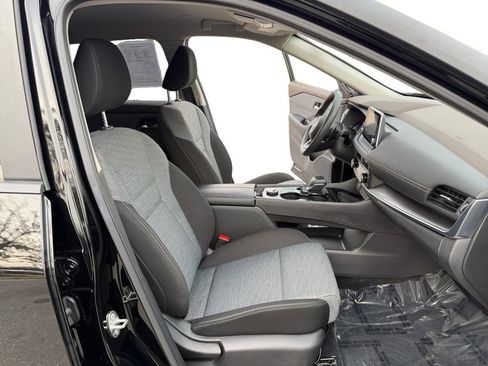 Used 2023 Nissan Rogue SV image 15