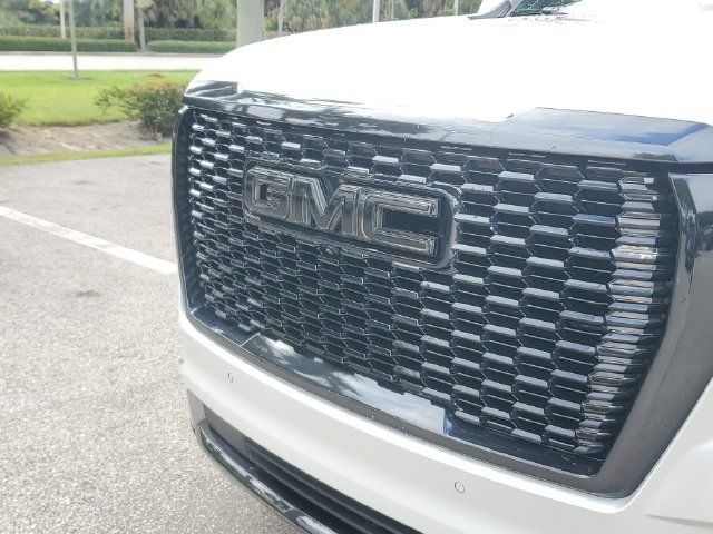 Certified 2023 GMC Yukon XL Denali Ultimate AWD/4WD image 9