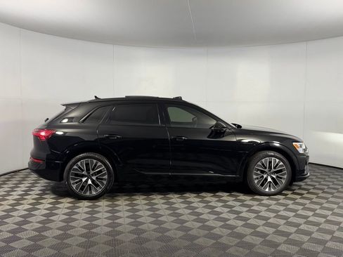 Used 2024 Audi Q8 e-tron Premium Plus w/ Premium Plus Package image 5