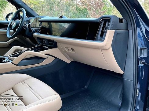 Used 2024 Porsche Cayenne Turbo image 15