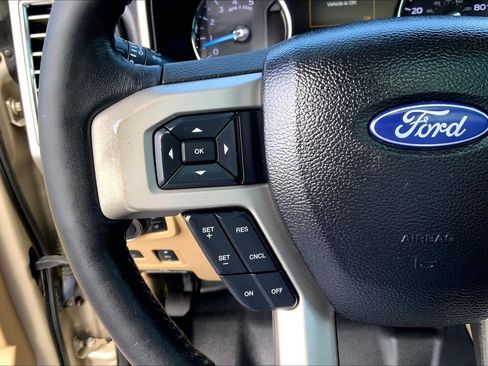 Used 2017 Ford F250 Lariat w/ Lariat Ultimate Package AWD/4WD image 20