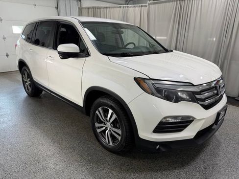 Used 2017 Honda Pilot EX image 3