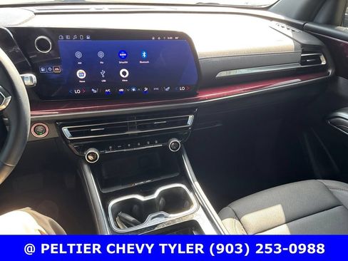 Used 2024 Chevrolet Traverse Z71 AWD/4WD image 15