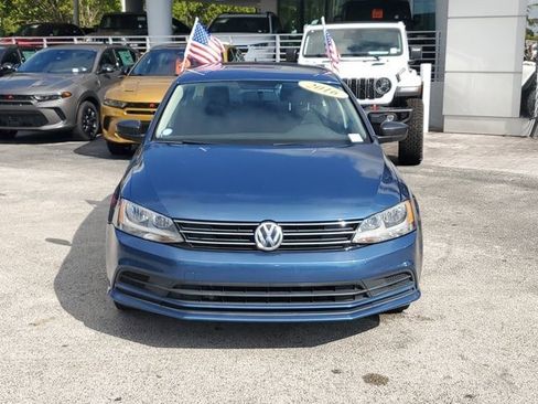 Used 2016 Volkswagen Jetta S image 2