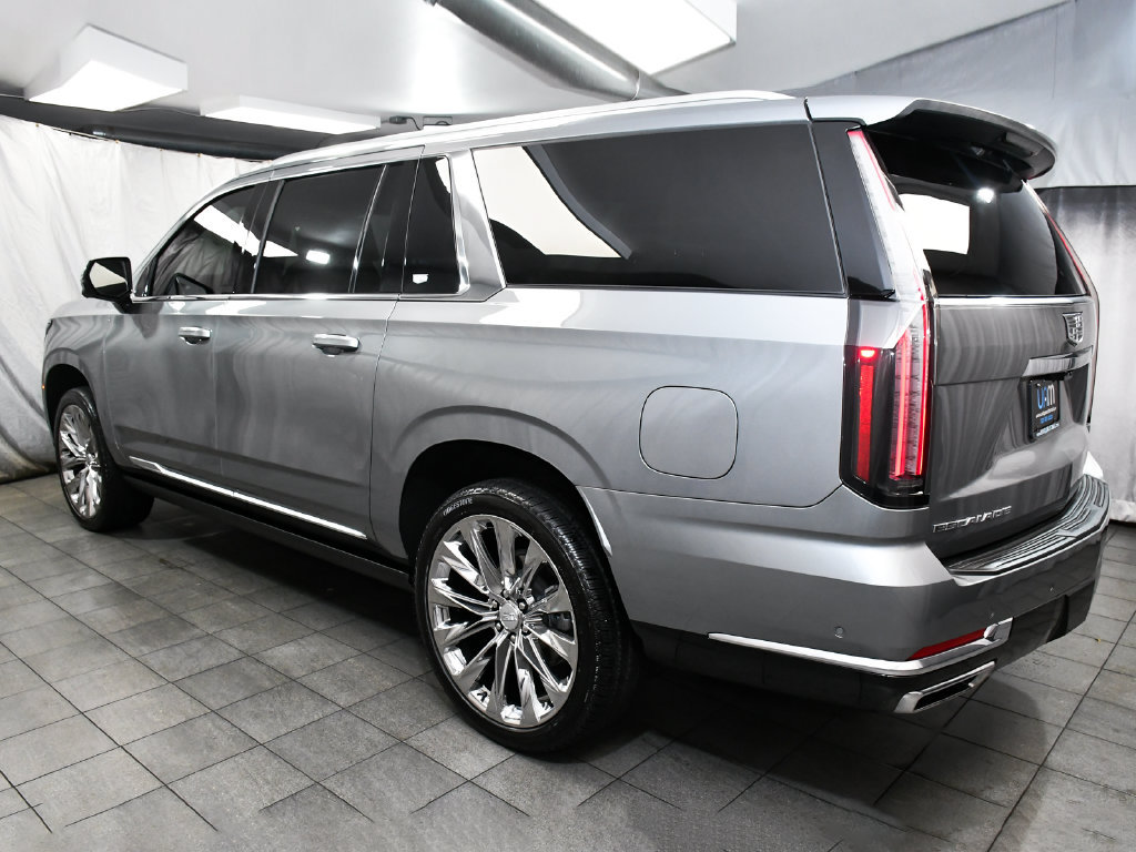 Used 2026 Cadillac Escalade ESV Luxury w/ LPO, Radiant Package AWD/4WD image 4