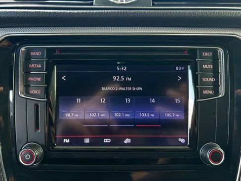 Used 2017 Volkswagen Passat 1.8T SE image 14