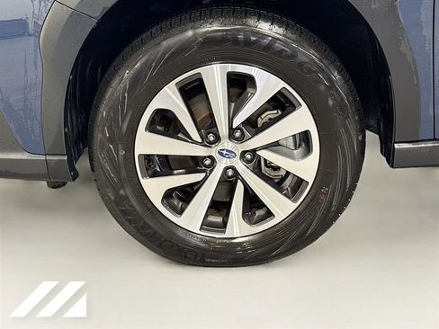 Used 2025 Subaru Outback Premium AWD/4WD image 33