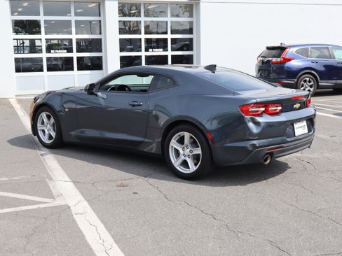 Used 2022 Chevrolet Camaro LT w/ Technology Package RWD image 8