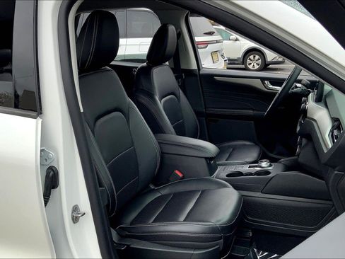 Used 2022 Ford Escape SEL image 7