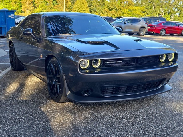 Used 2015 Dodge Challenger R/T Scat Pack w/ Scat Pack Appearance Package RWD image 3