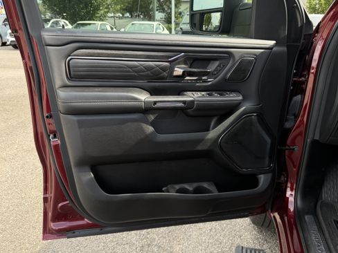 Used 2025 RAM 1500 Limited w/ Trailer Tow Group AWD/4WD image 14
