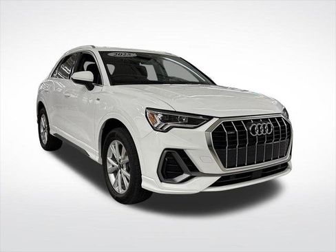 Certified 2025 Audi Q3 2.0T Premium w/ Convenience Package AWD/4WD image 7