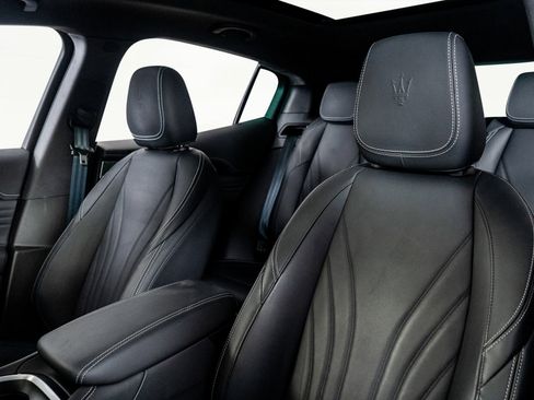 Used 2025 Maserati Grecale Modena image 3