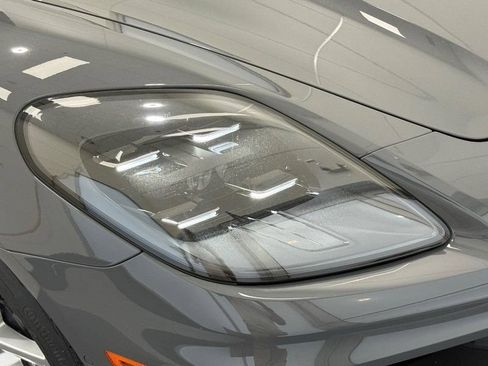 Certified 2025 Porsche Panamera 4 AWD/4WD image 11