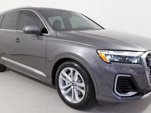 Used 2025 Audi Q7 3.0T Prestige w/ Prestige Package image 8