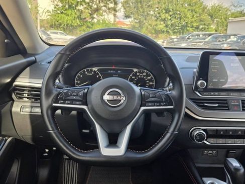 Used 2025 Nissan Altima 2.5 SR FWD image 22