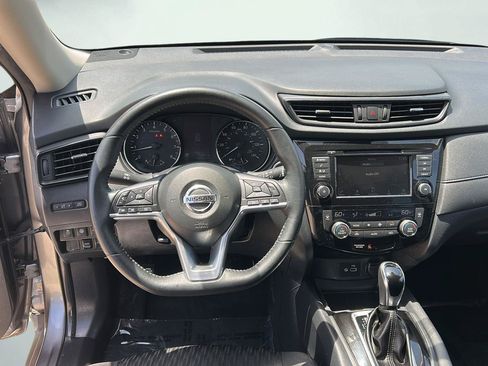 Used 2020 Nissan Rogue SV AWD/4WD image 16