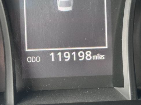 Used 2018 Toyota Camry SE image 28