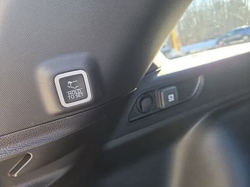 New 2025 Jeep Grand Cherokee Limited w/ Black Appearance Package image 11