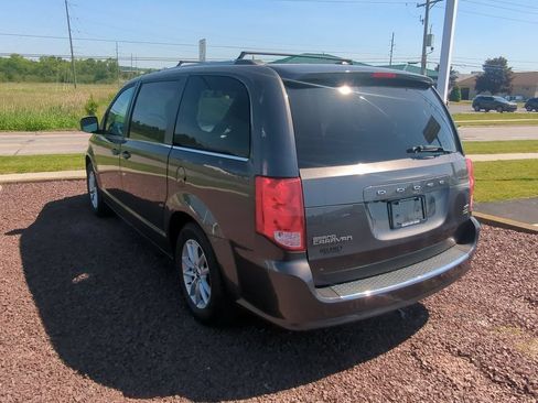 Used 2019 Dodge Grand Caravan SXT FWD image 6