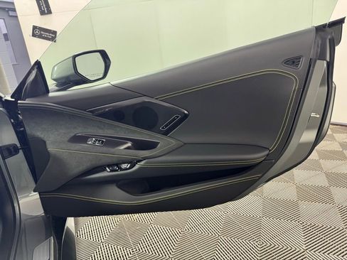 Used 2023 Chevrolet Corvette Stingray Premium Conv w/ Z51 Performance Package RWD image 18