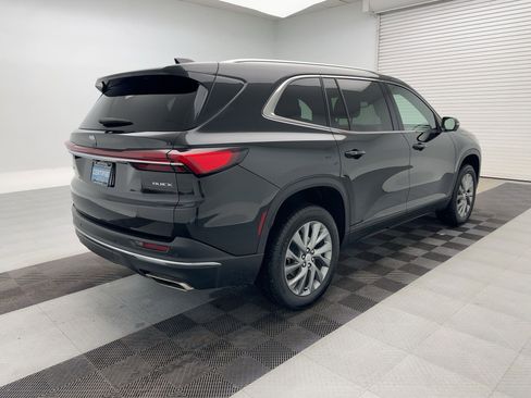 Certified 2025 Buick Enclave Preferred image 9