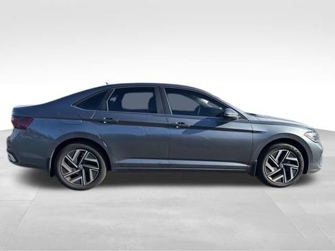 Used 2024 Volkswagen Jetta SEL image 9