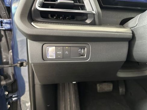 Used 2025 Chevrolet Traverse LT w/ Driver Confidence Package FWD image 19