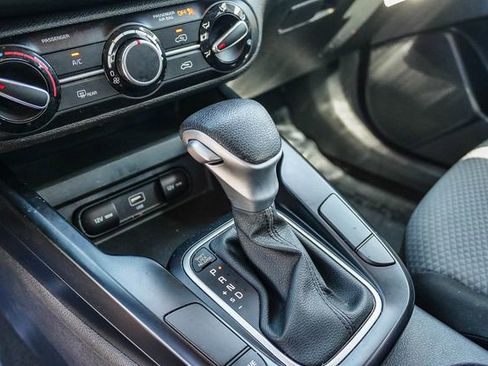 Certified 2023 Kia Soul LX w/ LX Technology Package FWD image 20